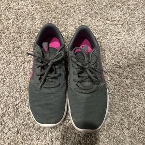 Women’s shoes